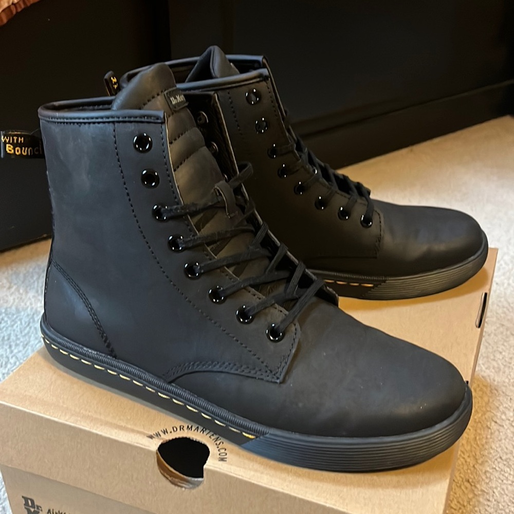 DR. MARTENS SHERIDAN